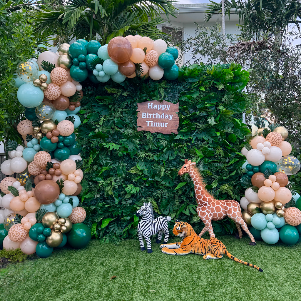 Safari Jungle Theme Backdrop & Balloon Garland
